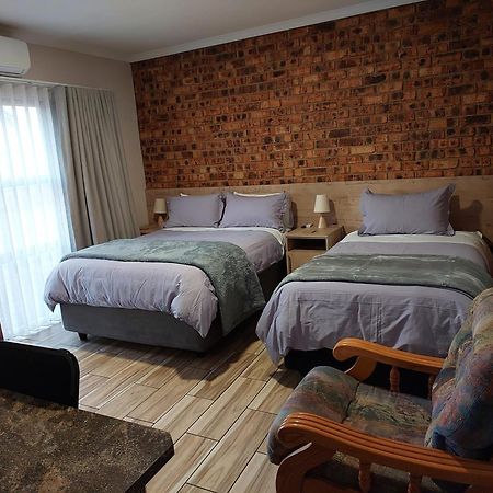 Twins Guest House Astoni Vanderbijlpark Εξωτερικό φωτογραφία