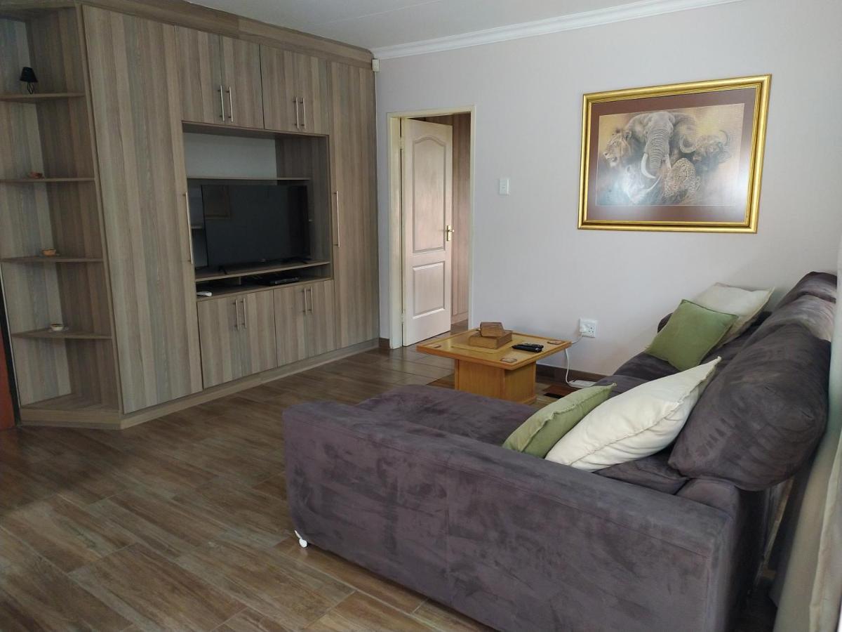 Twins Guest House Astoni Vanderbijlpark Εξωτερικό φωτογραφία