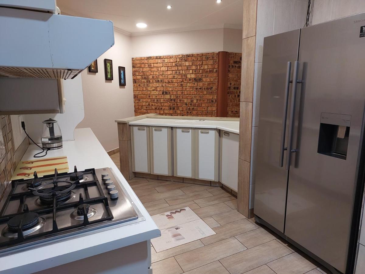 Twins Guest House Astoni Vanderbijlpark Εξωτερικό φωτογραφία