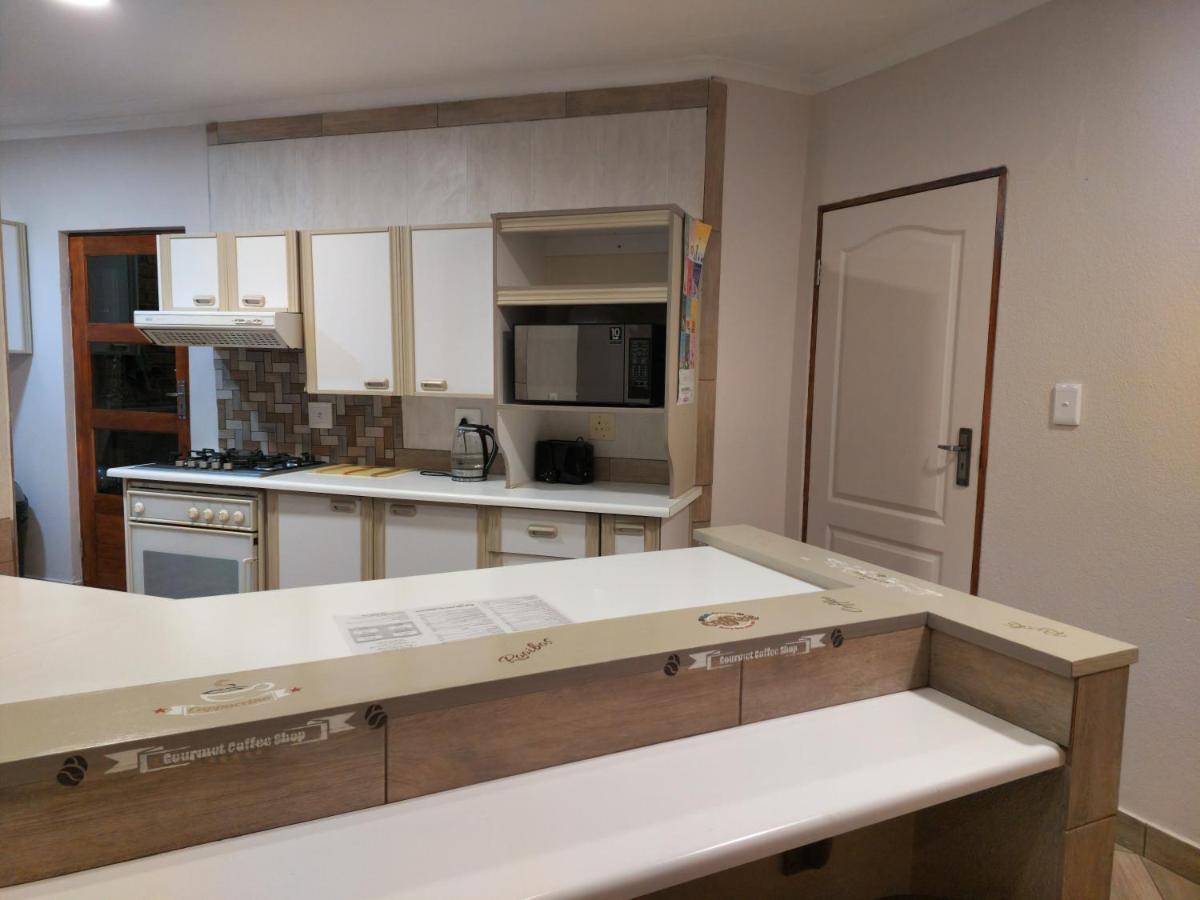 Twins Guest House Astoni Vanderbijlpark Εξωτερικό φωτογραφία