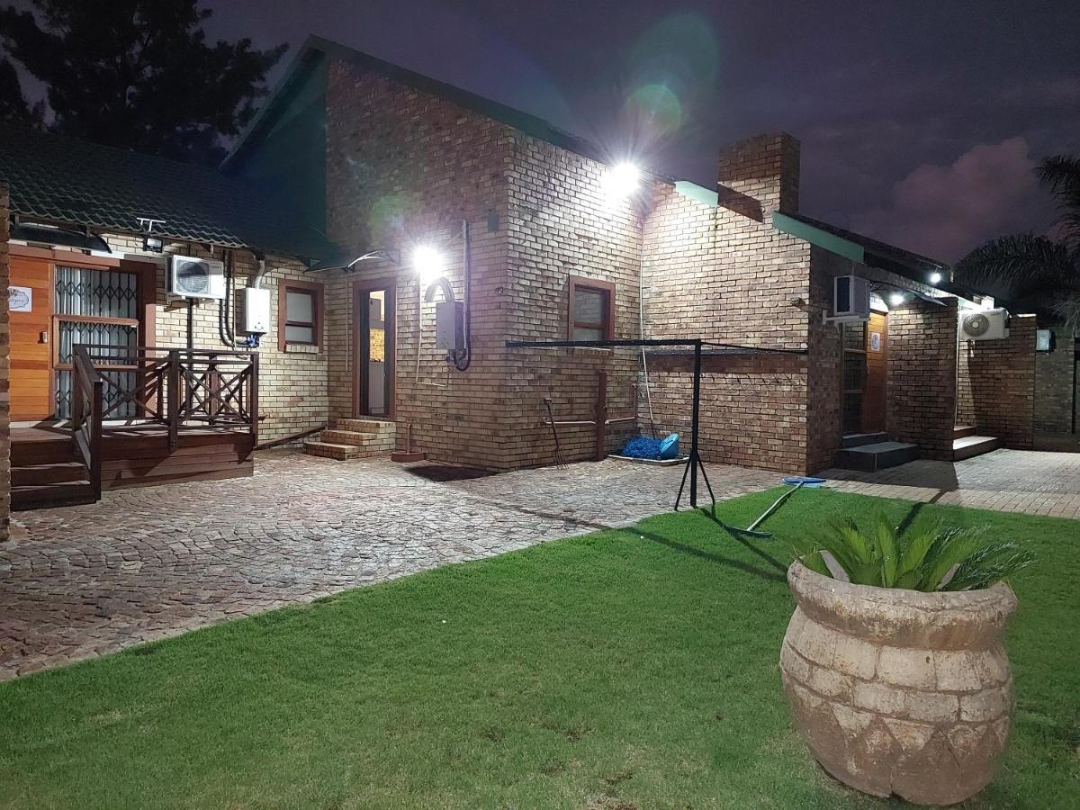 Twins Guest House Astoni Vanderbijlpark Εξωτερικό φωτογραφία