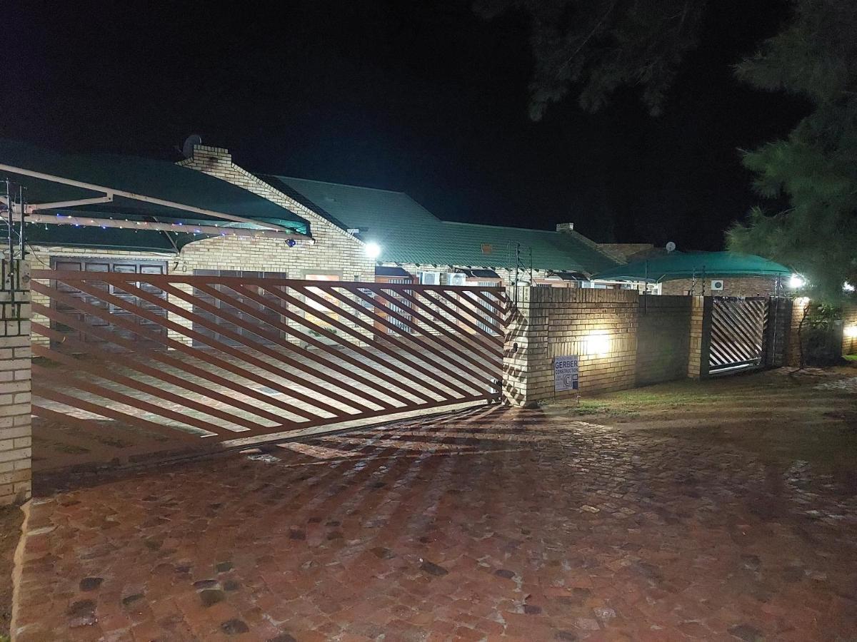 Twins Guest House Astoni Vanderbijlpark Εξωτερικό φωτογραφία