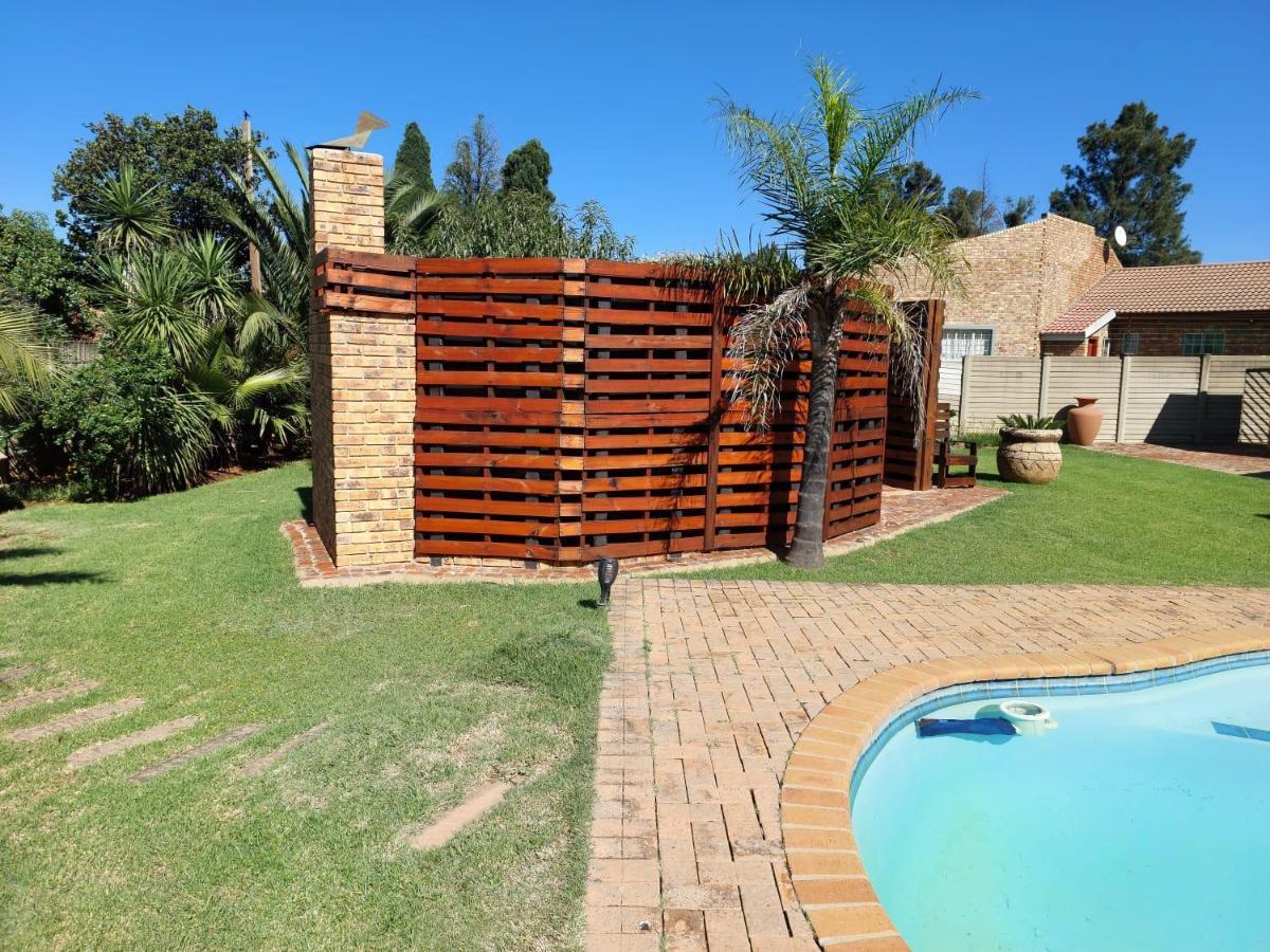 Twins Guest House Astoni Vanderbijlpark Εξωτερικό φωτογραφία