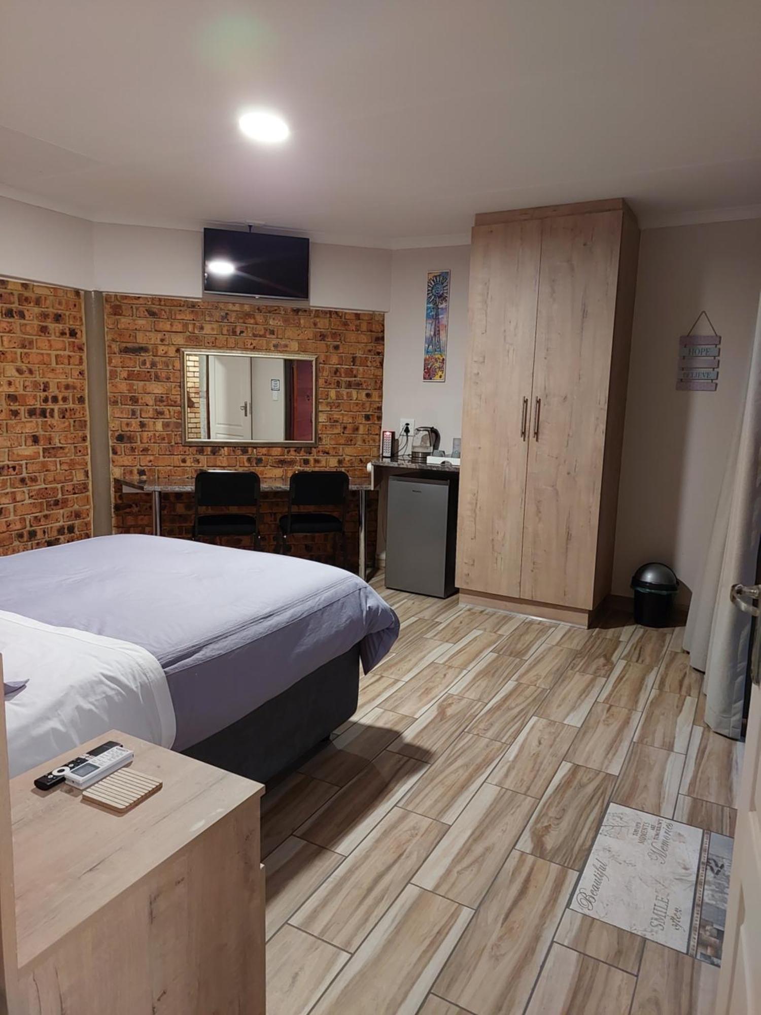 Twins Guest House Astoni Vanderbijlpark Δωμάτιο φωτογραφία